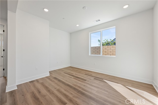 30105 Hillside Place, Castaic CA: https://media.crmls.org/medias/304f6aef-9440-4b59-b802-568874fc6558.jpg