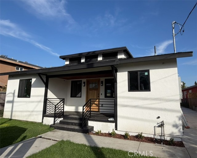 Detail Gallery Image 2 of 14 For 9326 Holmes Ave, Los Angeles,  CA 90002 - 4 Beds | 3 Baths