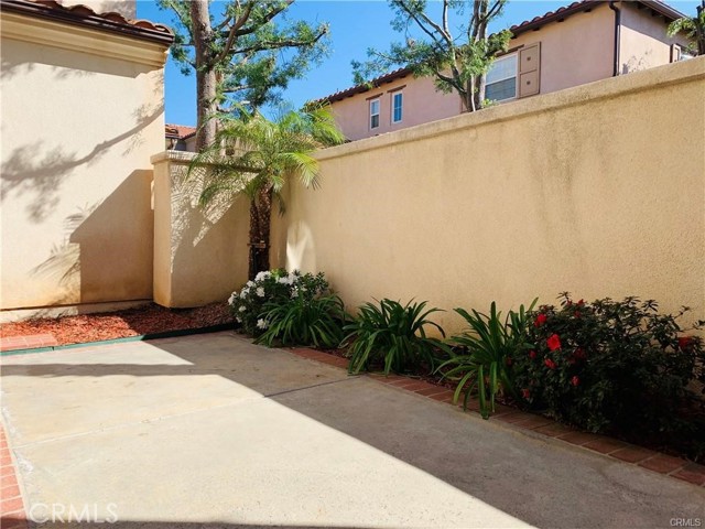 61 Meadow Valley, Irvine CA: https://media.crmls.org/medias/3050f87e-4e53-4865-86e0-a89107e25a84.jpg