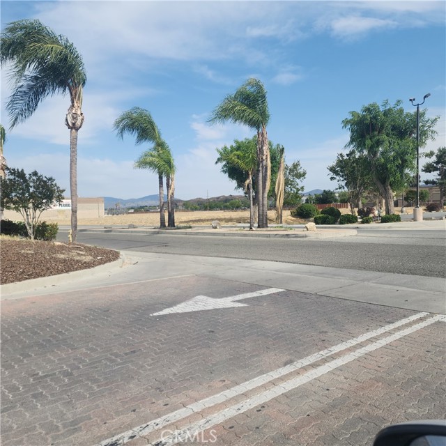 0 E Commonweaith Avenue, San Jacinto CA: https://media.crmls.org/medias/30510bc0-6aeb-4461-8afd-e90764c84523.jpg