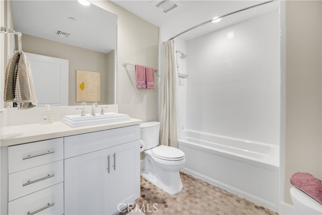 Detail Gallery Image 18 of 35 For 23500 Park Sorrento #D21,  Calabasas,  CA 91302 - 2 Beds | 3 Baths