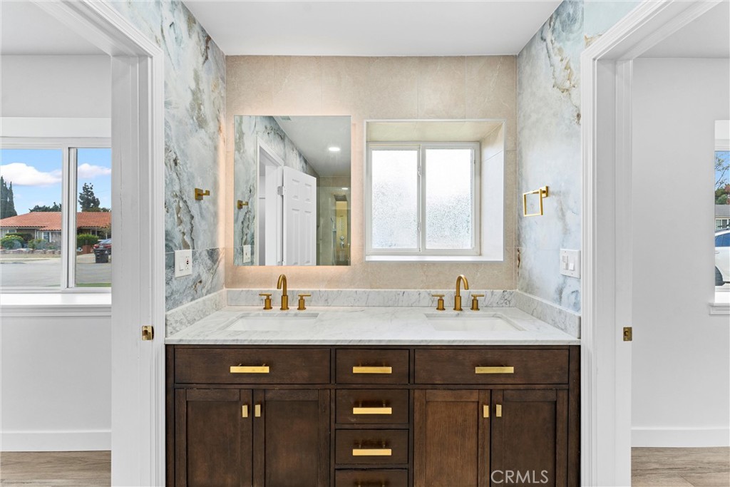 305160fb 9dd8 45ef 87ed A24bba55cdc2