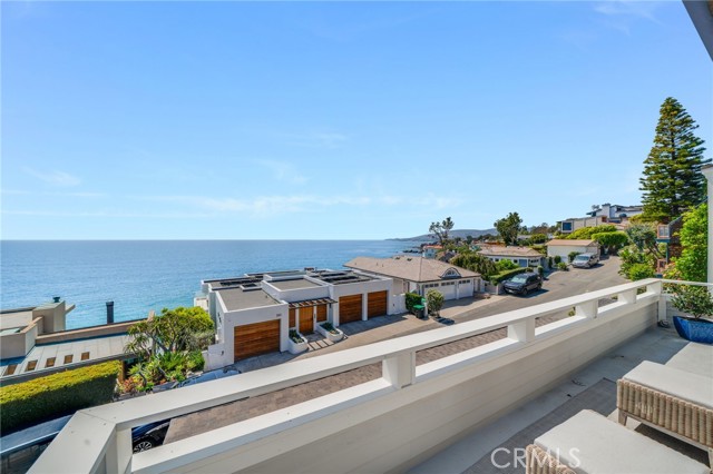 2664 Victoria Drive, Laguna Beach CA: https://media.crmls.org/medias/30518767-ac44-41d0-98e8-748beb3225b7.jpg