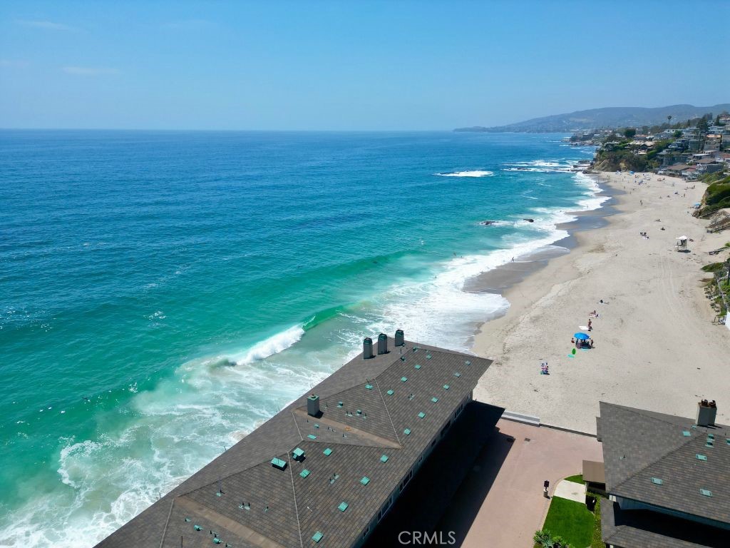 https://media.crmls.org/medias/3051f6d1-9ce8-4d6e-9d49-75794a0038e9.jpg?preset=X-Large