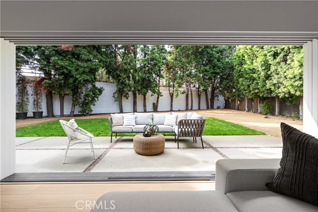 Detail Gallery Image 9 of 14 For 2055 Calvert Ave, Costa Mesa,  CA 92626 - 4 Beds | 4 Baths