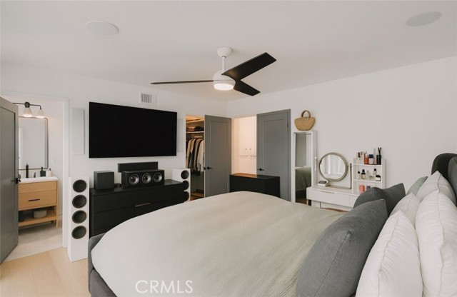 Detail Gallery Image 14 of 21 For 17952 Caledonia, Huntington Beach,  CA 92647 - 4 Beds | 2/1 Baths