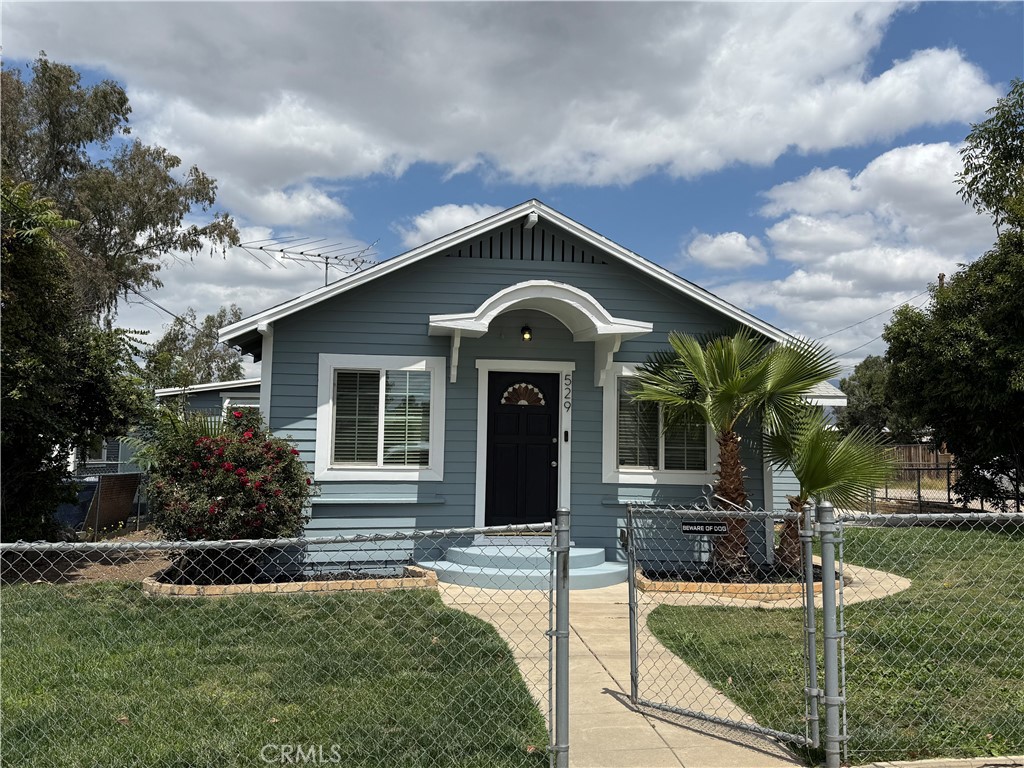 529 E Central