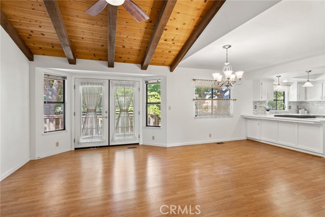 1585 Gate Lane, Paradise CA: https://media.crmls.org/medias/30529b37-6c5b-4e4b-8f70-b98f9f3d9477.jpg