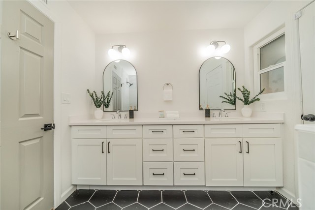 306 Felisa Court, Redlands CA: https://media.crmls.org/medias/3052c468-ded0-43d6-ae60-49ec596772e0.jpg
