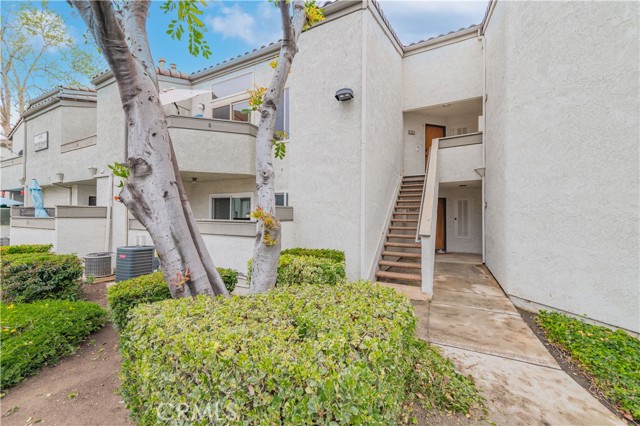 Detail Gallery Image 3 of 20 For 7 Town and Country Rd, Phillips Ranch,  CA 91766 - 2 Beds | 2 Baths