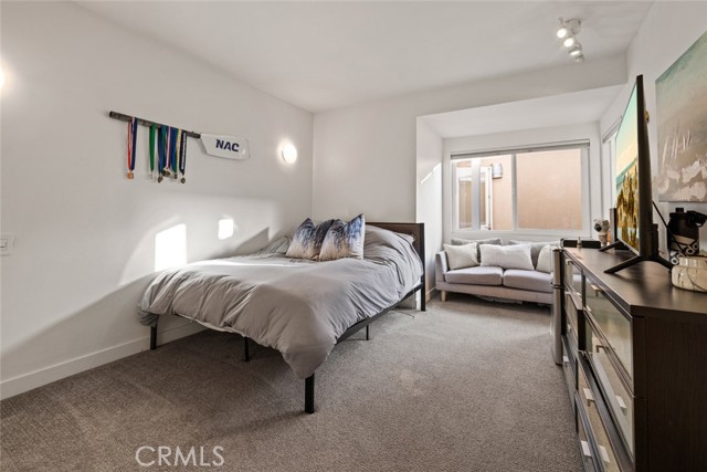 Detail Gallery Image 27 of 68 For 218 Evening Star Ln, Newport Beach,  CA 92660 - 5 Beds | 3/1 Baths