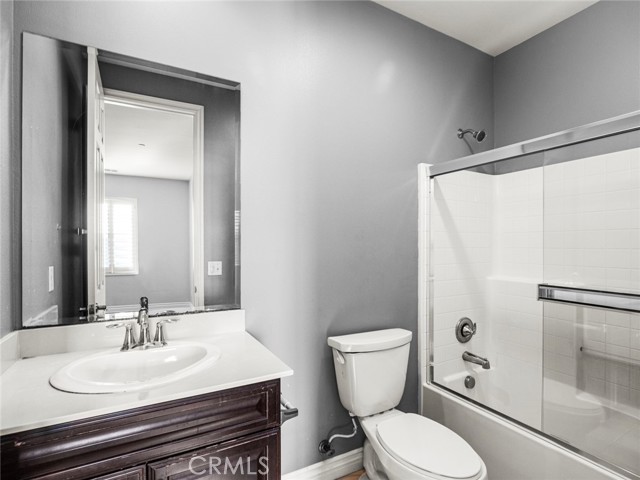 28002 Kenny Lane, Saugus CA: https://media.crmls.org/medias/3054a35a-ebc7-4e44-95cc-fb42c2ab2a2b.jpg