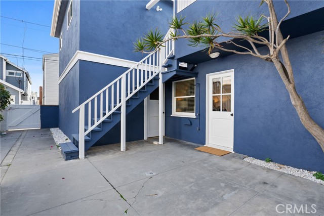 Detail Gallery Image 3 of 31 For 502 36th #B,  Newport Beach,  CA 92663 - 2 Beds | 1 Baths