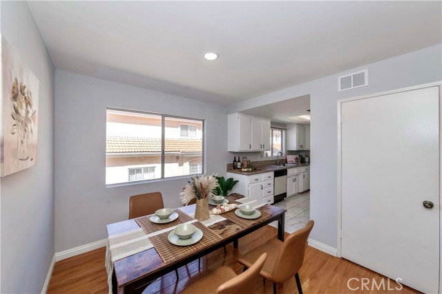 Detail Gallery Image 7 of 25 For 552 E Newmark Ave #C,  Monterey Park,  CA 91755 - 2 Beds | 2/1 Baths
