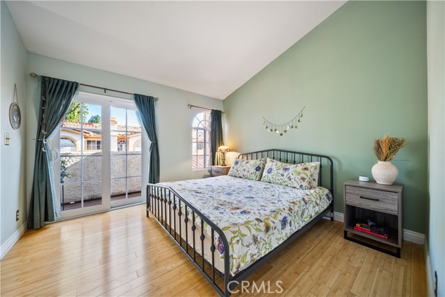 Detail Gallery Image 30 of 47 For 19950 Sherman Way Unit a a,  Winnetka,  CA 91306 - 3 Beds | 4 Baths