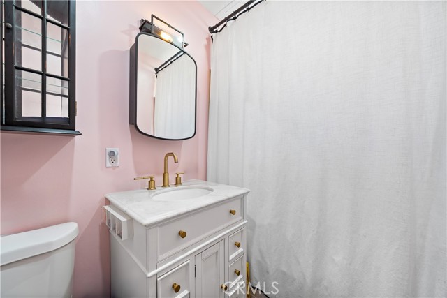 Detail Gallery Image 6 of 25 For 800 N Eucalyptus Ave #108,  Inglewood,  CA 90302 - 2 Beds | 1 Baths