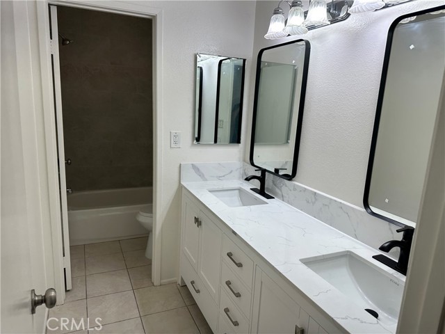 22309 James Alan Circle, Chatsworth CA: https://media.crmls.org/medias/3055ec7e-489d-4aef-945d-4df7f34b45a1.jpg