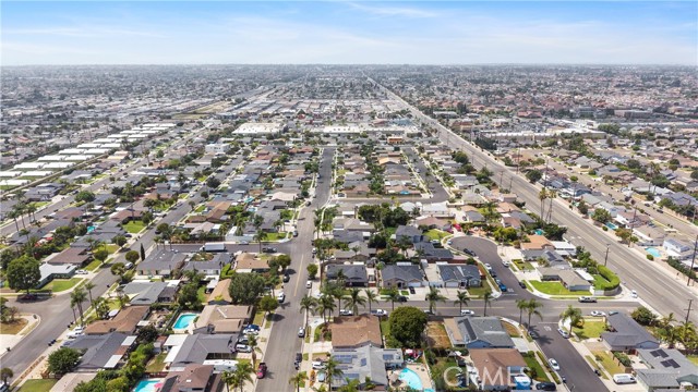 Detail Gallery Image 40 of 40 For 19071 Suva Ln, Huntington Beach,  CA 92646 - 4 Beds | 2 Baths