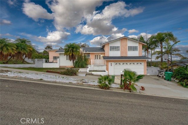 Detail Gallery Image 2 of 56 For 4060 Alto, Oceanside,  CA 92056 - 4 Beds | 2 Baths