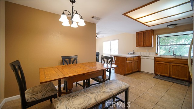 Detail Gallery Image 7 of 9 For 29320 Longhorn Dr, Canyon Lake,  CA 92587 - 3 Beds | 2 Baths