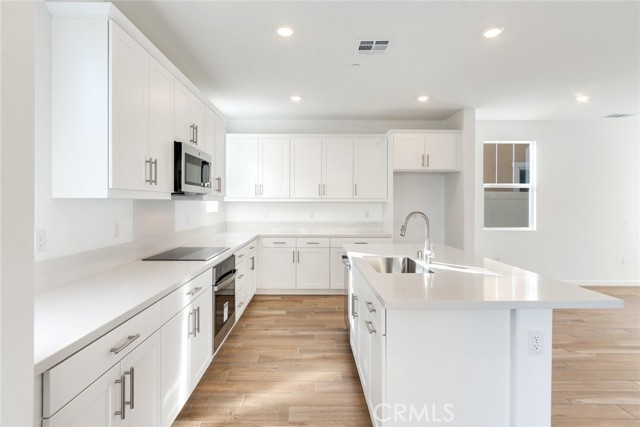 Detail Gallery Image 9 of 28 For 10865 Pala Bells St, Loma Linda,  CA 92354 - 3 Beds | 2/1 Baths