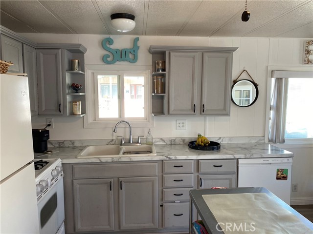 Detail Gallery Image 2 of 17 For 80 Huntington St #367,  Huntington Beach,  CA 92648 - 1 Beds | 1 Baths