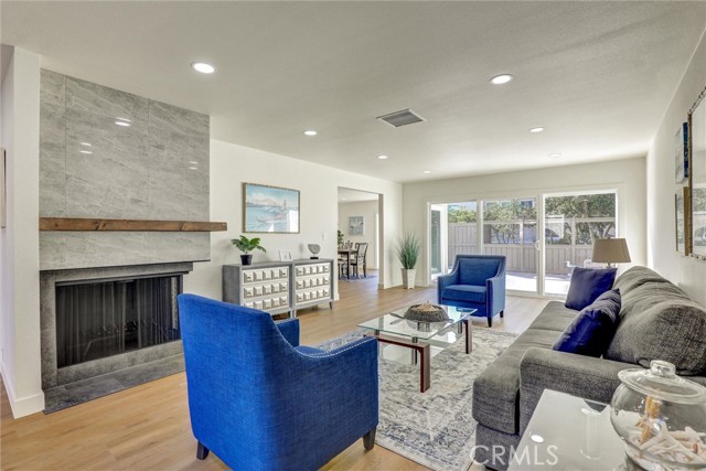 Detail Gallery Image 4 of 53 For 7012 Little Harbor, Huntington Beach,  CA 92648 - 4 Beds | 3 Baths