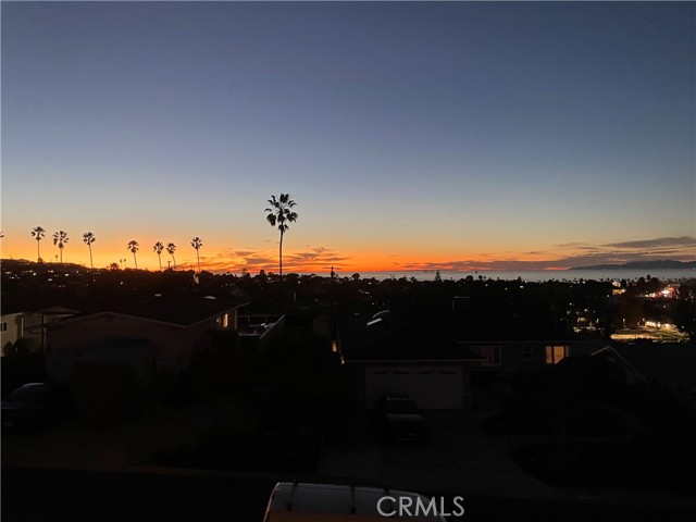 Detail Gallery Image 6 of 12 For 205 via Los Altos, Redondo Beach,  CA 90277 - 5 Beds | 4 Baths