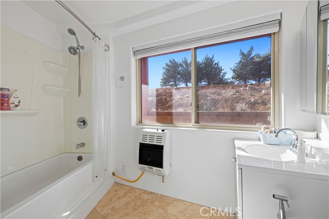 Detail Gallery Image 9 of 74 For 17100 Snowshoe Ln, Tehachapi,  CA 93561 - 4 Beds | 2/1 Baths