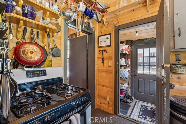 Detail Gallery Image 7 of 49 For 33846 Green Valley Lake, Green Valley Lake,  CA 92341 - 5 Beds | 2 Baths