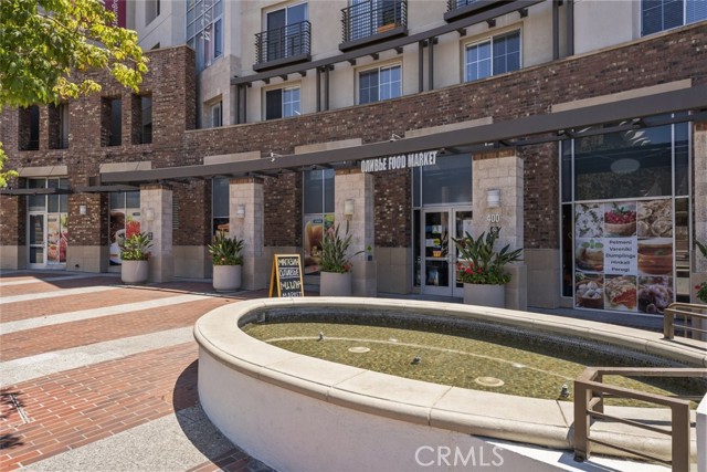 400 E Broadway, Glendale CA: https://media.crmls.org/medias/305a83e1-d98a-464b-846d-c9880a16ce60.jpg