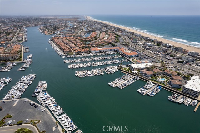 Detail Gallery Image 37 of 37 For 16276 Pacific Cir, Huntington Beach,  CA 92649 - 3 Beds | 5/1 Baths