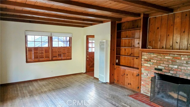 519 Poppy Avenue, Corona del Mar CA: https://media.crmls.org/medias/305c10c8-babc-429e-80c7-8961c3dc63f6.jpg
