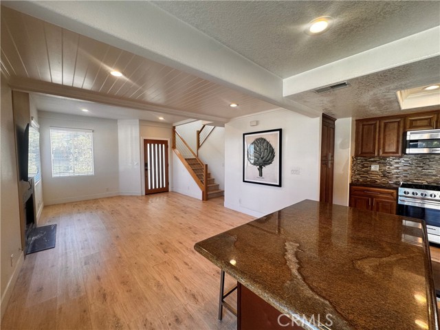 Detail Gallery Image 11 of 29 For 379 Monte Vista Ave a,  Costa Mesa,  CA 92627 - 4 Beds | 2/1 Baths