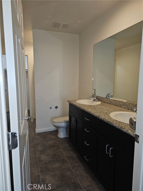 275 W Center Street, Covina CA: https://media.crmls.org/medias/305e96a7-6e59-4775-94d8-76f45d297a19.jpg