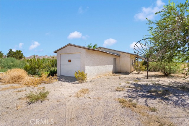 Detail Gallery Image 4 of 59 For 37531 E End Rd, Lucerne Valley,  CA 92356 - 2 Beds | 1 Baths