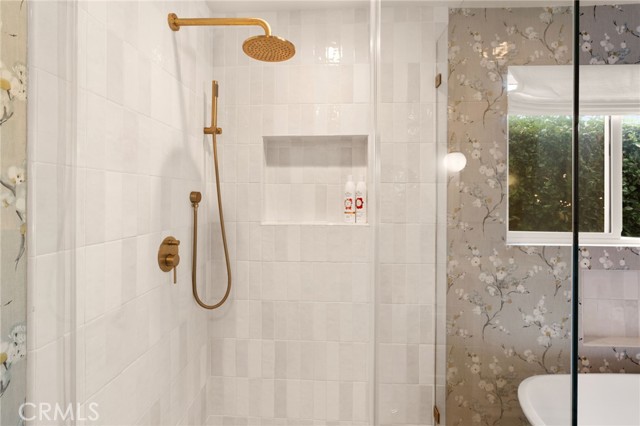 Detail Gallery Image 23 of 30 For 23843 Crosson Dr, Woodland Hills,  CA 91367 - 3 Beds | 2/1 Baths