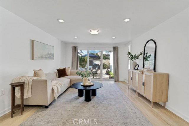 Detail Gallery Image 10 of 40 For 337 N Beachwood, Los Angeles,  CA 90004 - 3 Beds | 2 Baths