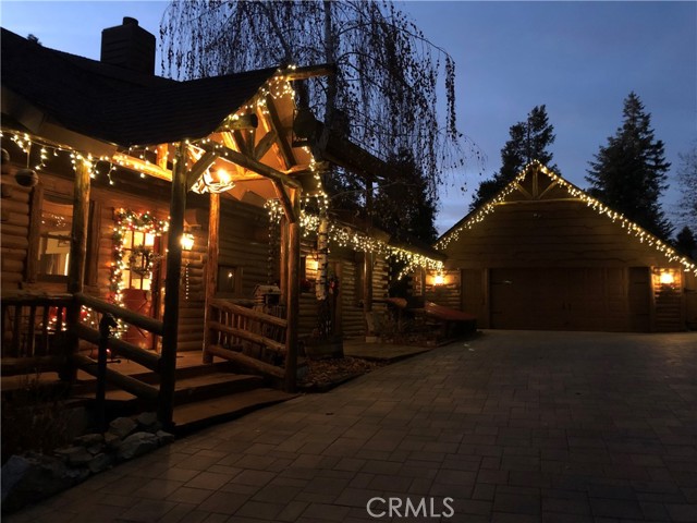 Detail Gallery Image 3 of 75 For 735 Oak Rd, Lake Arrowhead,  CA 92352 - 3 Beds | 4 Baths