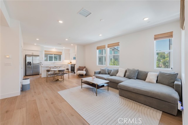 11751 Florence Avenue, Santa Fe Springs CA: https://media.crmls.org/medias/3061713c-8a6c-410d-a79e-3879c50c1be9.jpg