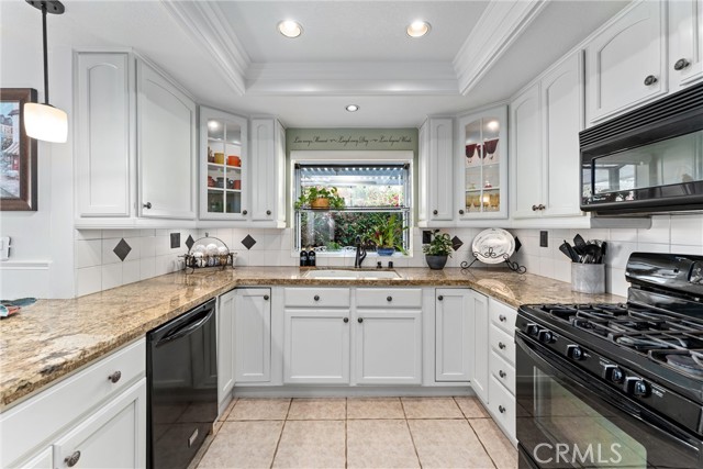 Detail Gallery Image 12 of 51 For 3131 Mountainside Dr, Corona,  CA 92882 - 5 Beds | 3/1 Baths