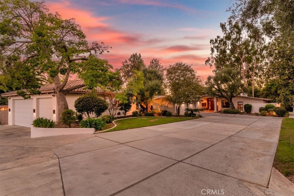 2100 Hathaway Place