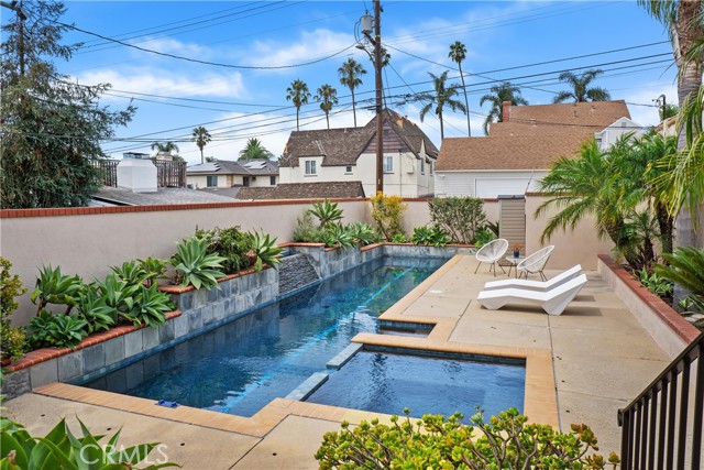 Detail Gallery Image 30 of 35 For 261 Granada Ave, Long Beach,  CA 90803 - 4 Beds | 2/1 Baths