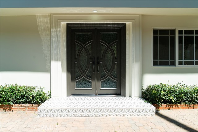 Detail Gallery Image 3 of 39 For 24060 Hatteras St, Woodland Hills,  CA 91367 - 5 Beds | 5 Baths