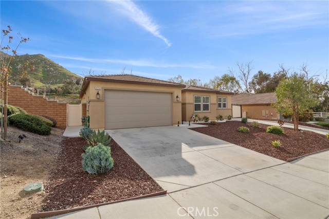 Detail Gallery Image 2 of 36 For 20793 Spring Mountain Rd, Riverside,  CA 92507 - 4 Beds | 2 Baths