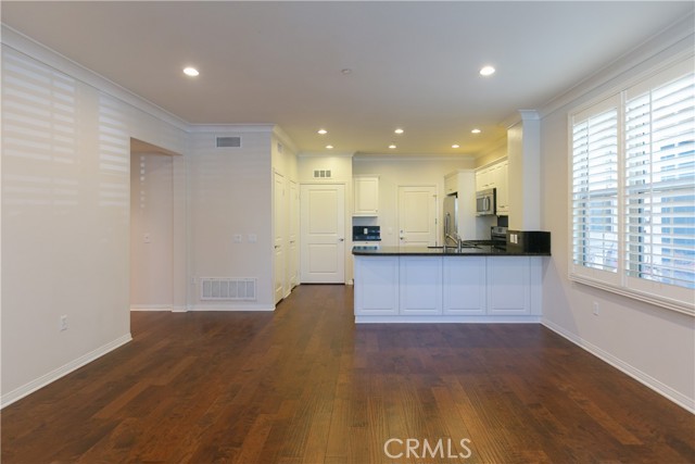 Detail Gallery Image 3 of 24 For 124 Coralwood, Irvine,  CA 92618 - 2 Beds | 1/1 Baths