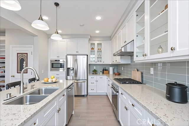72 Granite, Irvine CA: https://media.crmls.org/medias/306451fb-844a-4851-8f9b-74b2e542ebc9.jpg