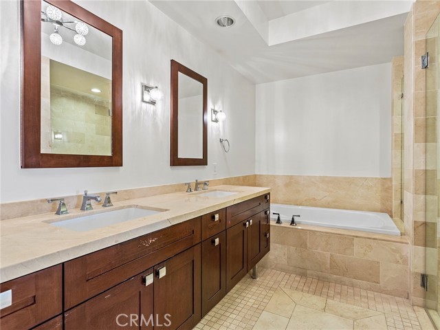 Detail Gallery Image 19 of 55 For 920 Granite Dr #213,  Pasadena,  CA 91101 - 2 Beds | 2/1 Baths