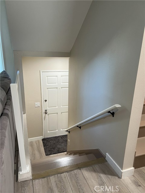 Detail Gallery Image 27 of 29 For 9933 Independence Ave #E,  Chatsworth,  CA 91311 - 2 Beds | 2/1 Baths