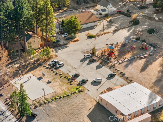 Detail Gallery Image 39 of 40 For 32143 West Dr, Running Springs,  CA 92382 - 2 Beds | 1/1 Baths